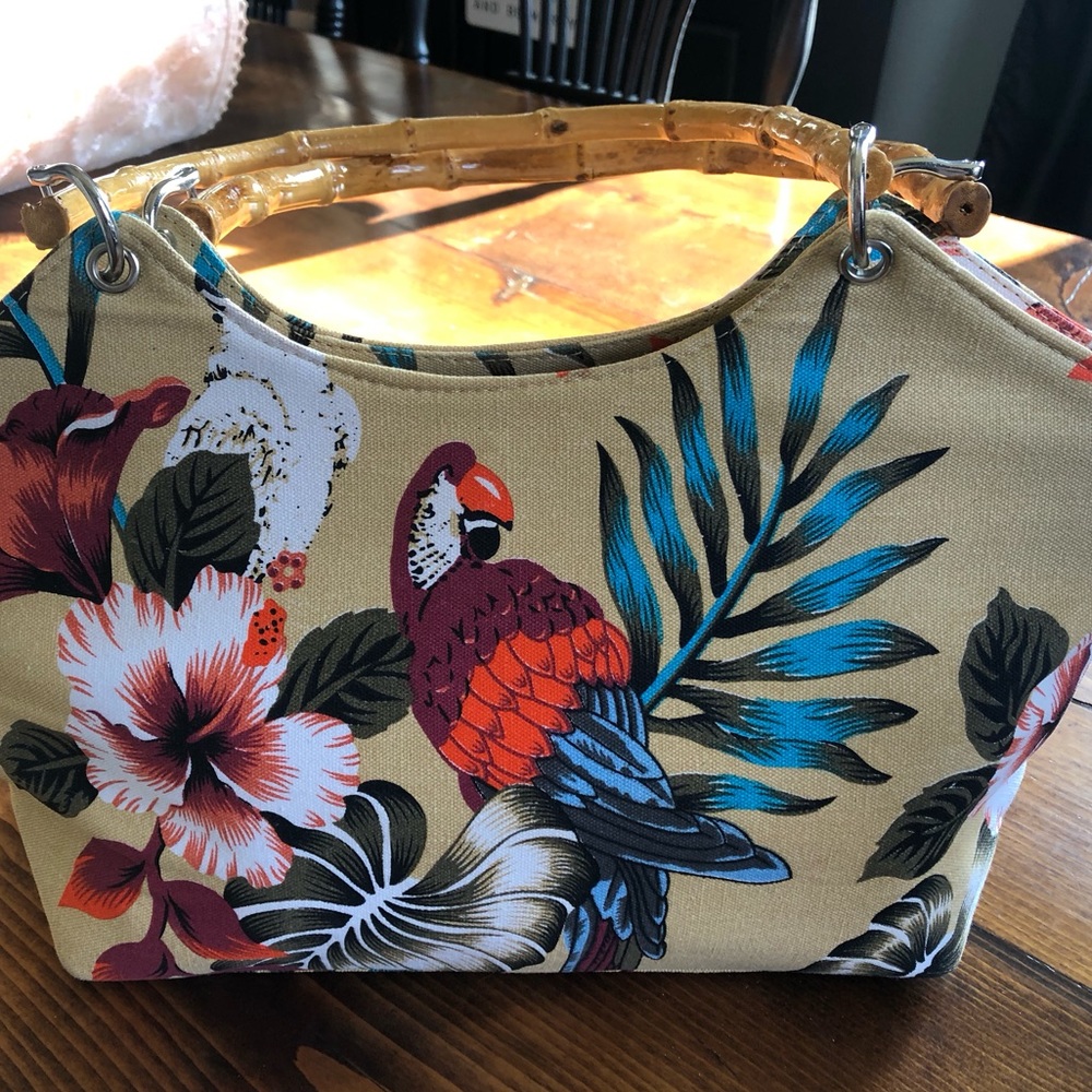 Cute Summer Parrot 🦜 Purse!!